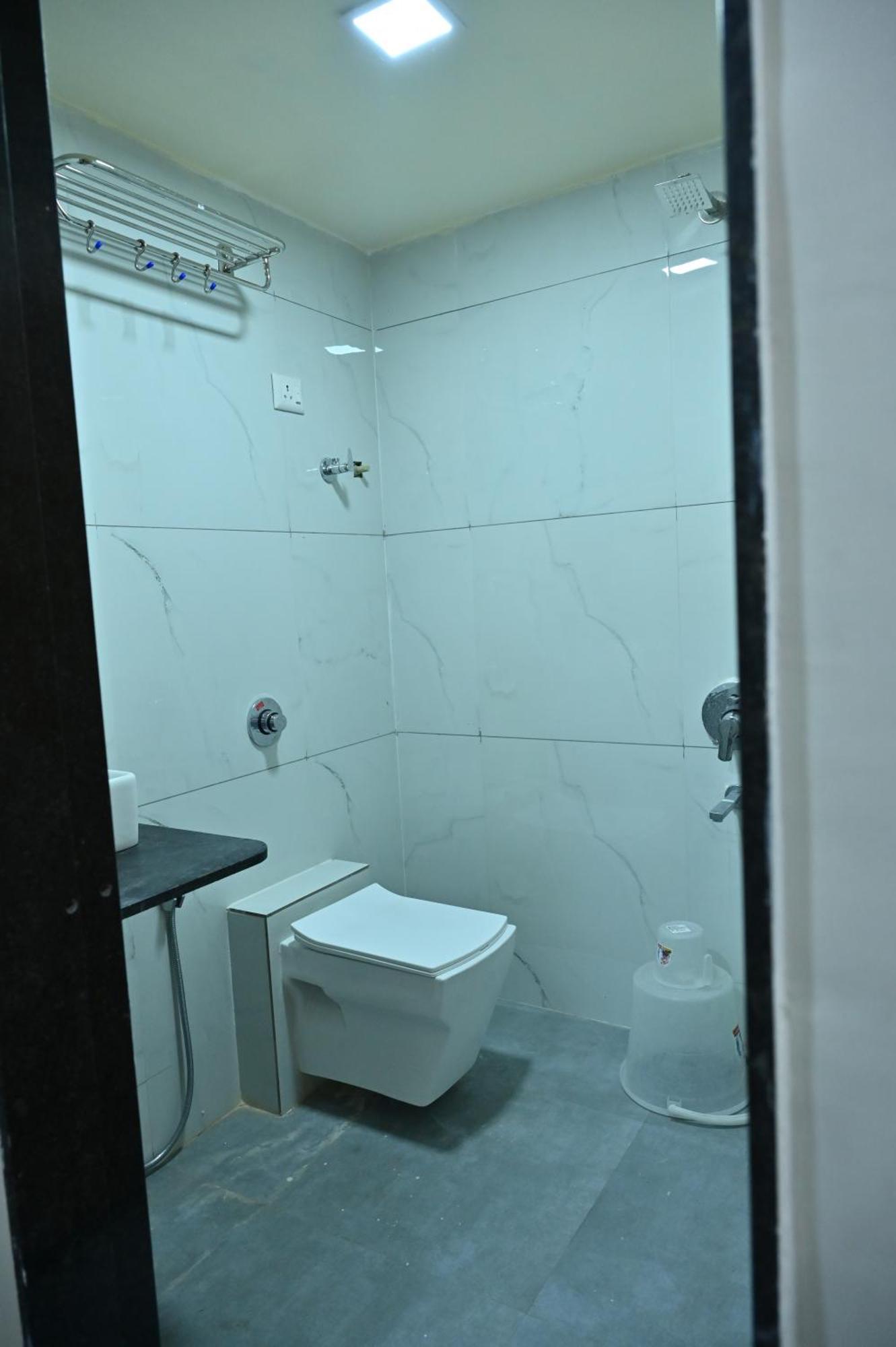 Hotel Sury Villa อาเมดาบัด ภายนอก รูปภาพ